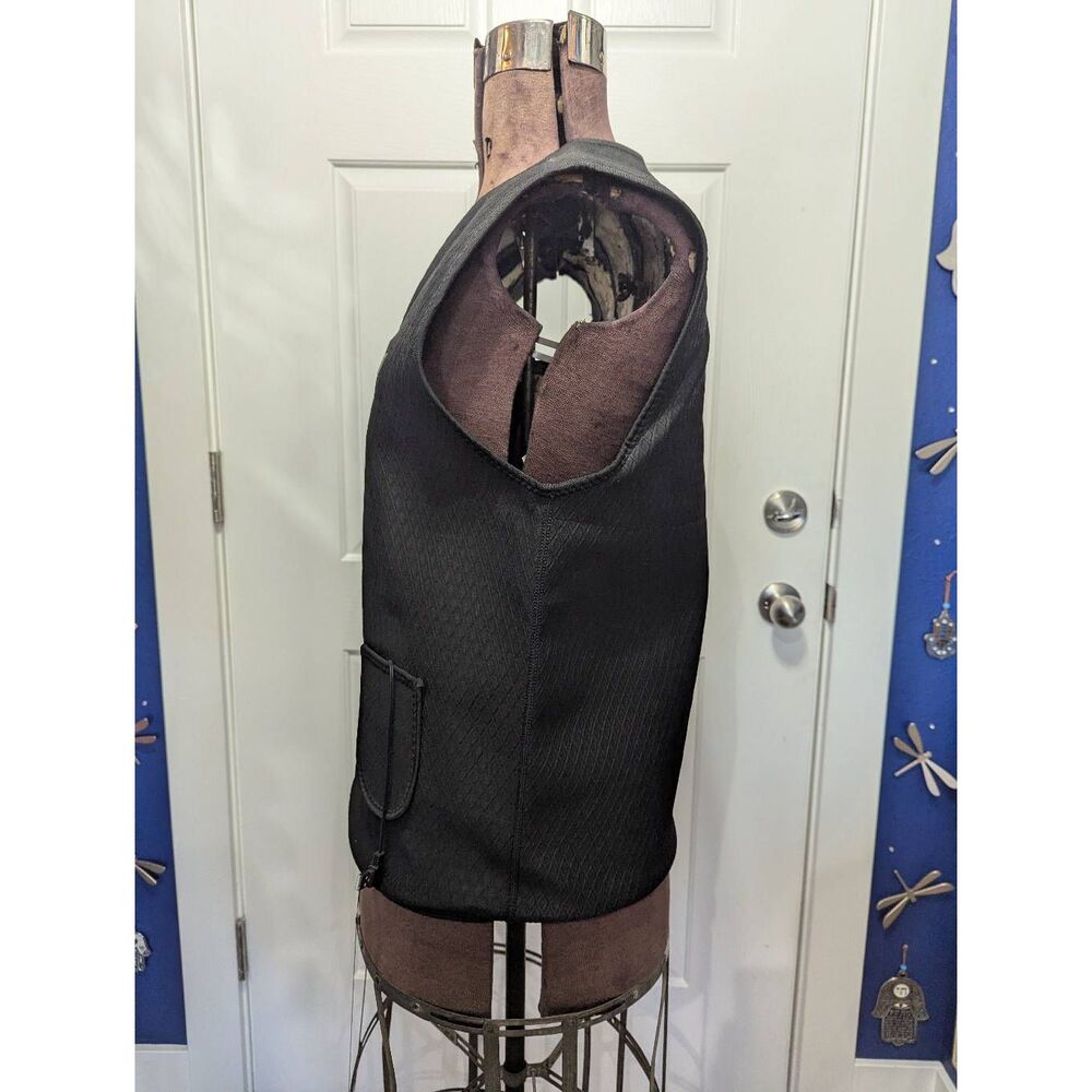 Heated Black Vest - Picture 10 of 16